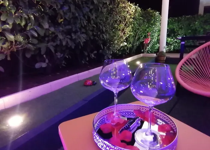 Romantisme Et Glamour 2 Avec Spa , Clim Et Jardin
