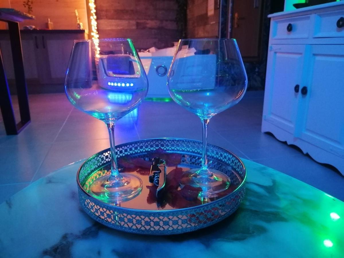 Romantisme Et Glamour 2 Avec , Clim Et Jardin Apartment Dijon