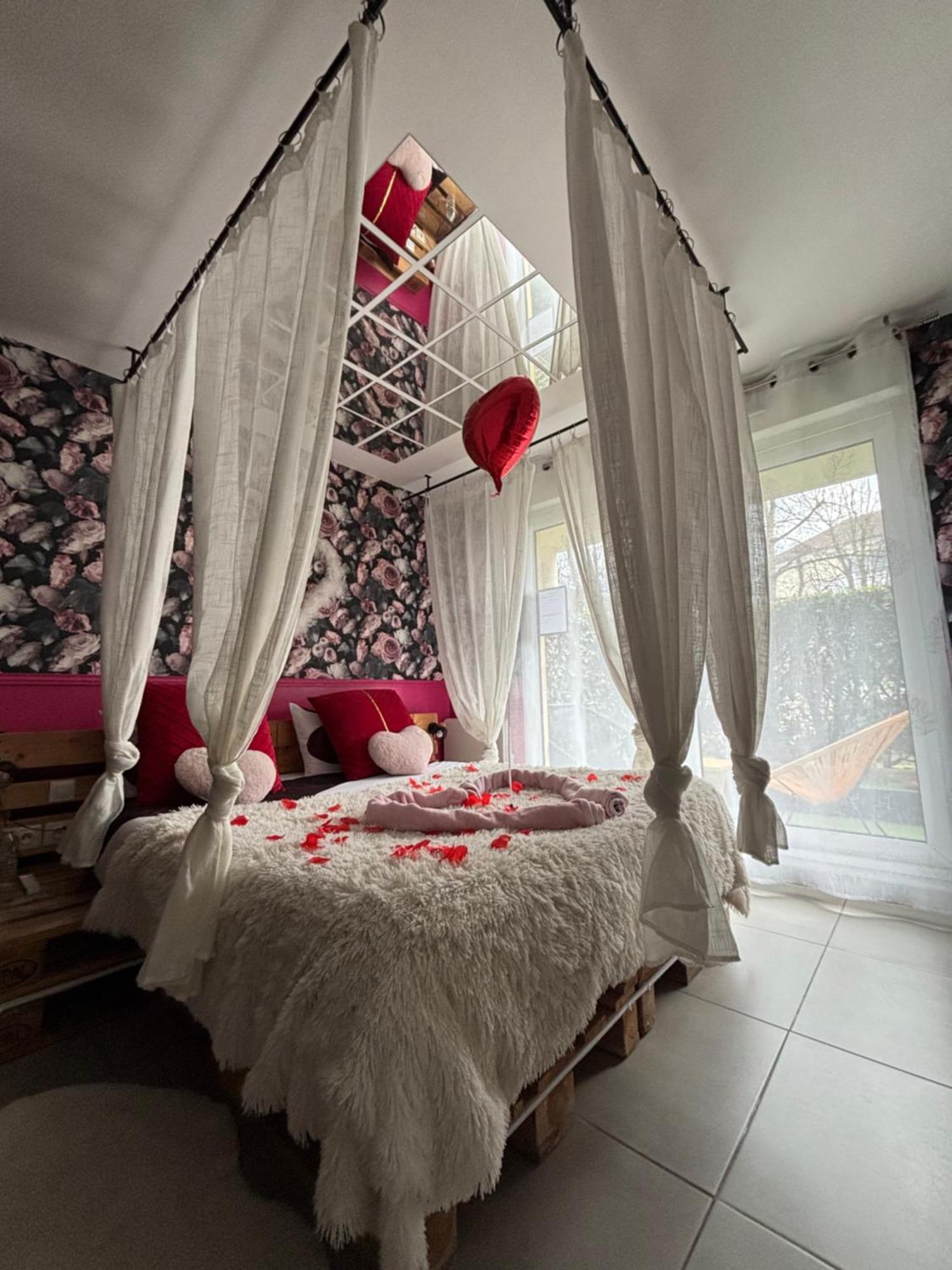 Apartment Romantisme Et Glamour 2 Avec , Clim Et Jardin